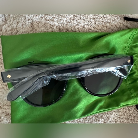 ?KATE SPADE??NWOT?Samantha Sunglases in Black main image 8
